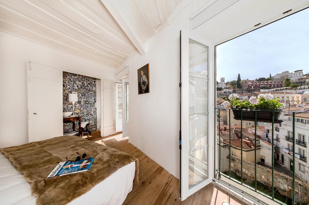 Alfama - St Estevao Viewpoint | Cheese & Wine * Lisboa