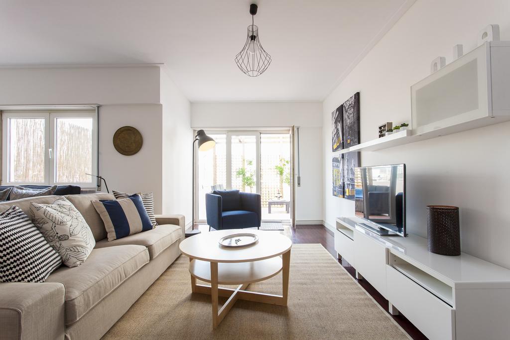 Joivy Superb 1-bed With Workspace And Terrace, Close To Avenida Da Liberdade