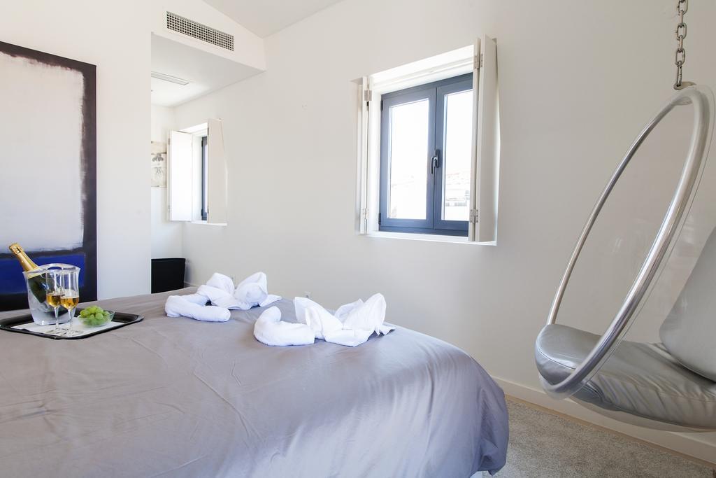 Joivy Lux And Spacious 1br With Huge Terrace, 5mins To Academy Of Sciences * Lisboa
