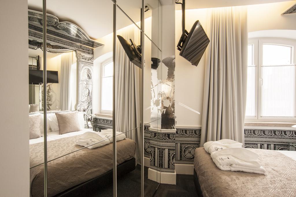 Teatro Boutique & Lisbon