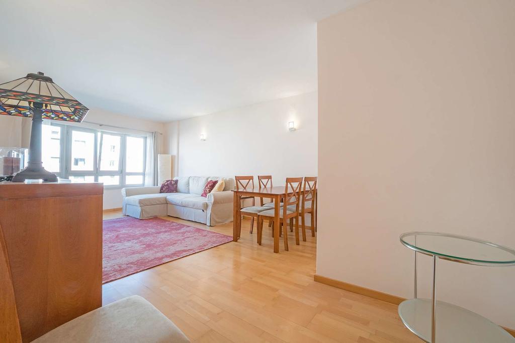 Apartamento 1-minute Walk To The Metro And 2 To The Supermarket *