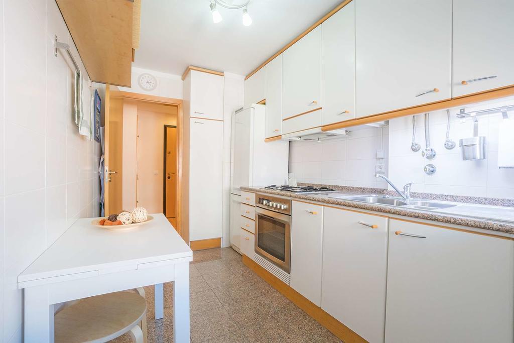 Apartamento 1-minute Walk To The Metro And 2 To The Supermarket Lisboa
