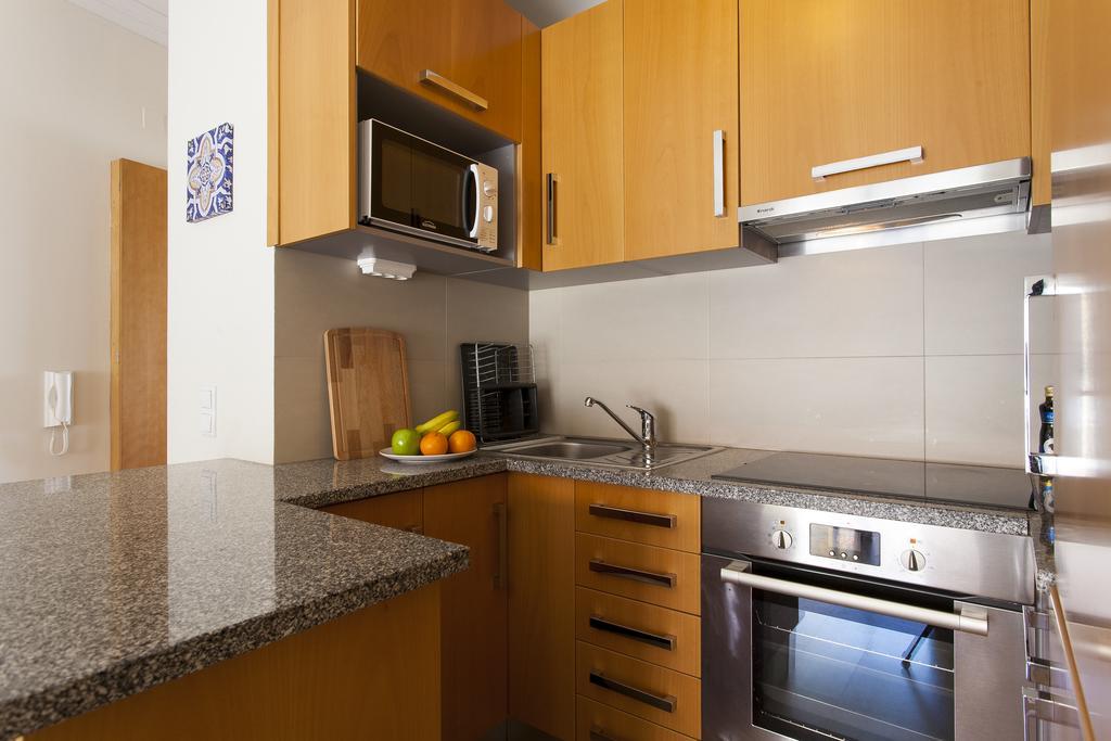 Joivy Bright 2br Apt With River Views &balcony In Alfama, Moments From Santa Apolonia Train Station Apartamento Lisboa