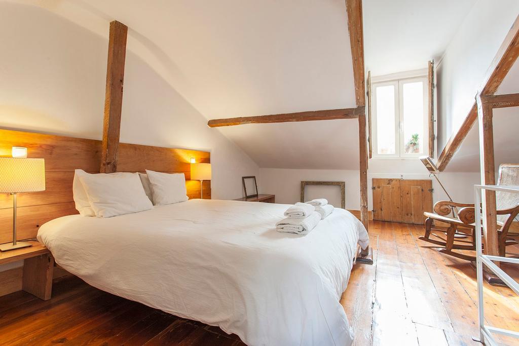 Central, Charming, Quiet, Garden And Parking * Lisbon
