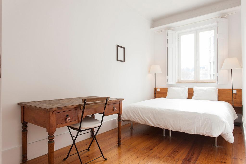 Central, Charming, Quiet, Garden And Parking * Lisbon