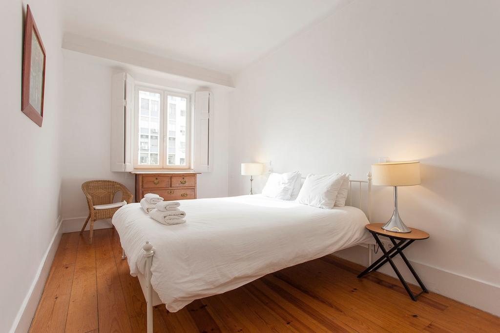 Central, Charming, Quiet, Garden And Parking * Lisbon