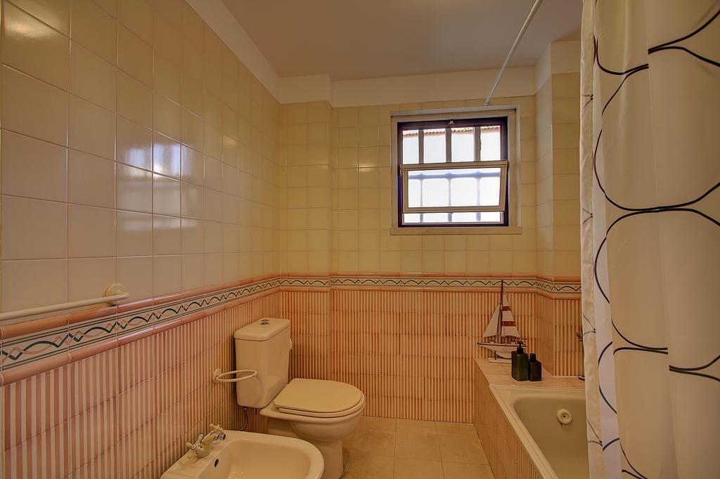 Heart Of Bairro Alto-live Like A Local