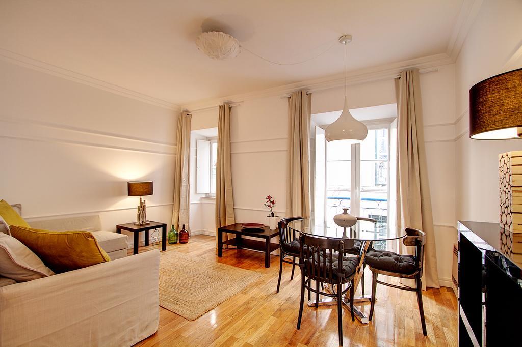 Heart Of Bairro Alto-live Like A Local Apartamento Lisboa