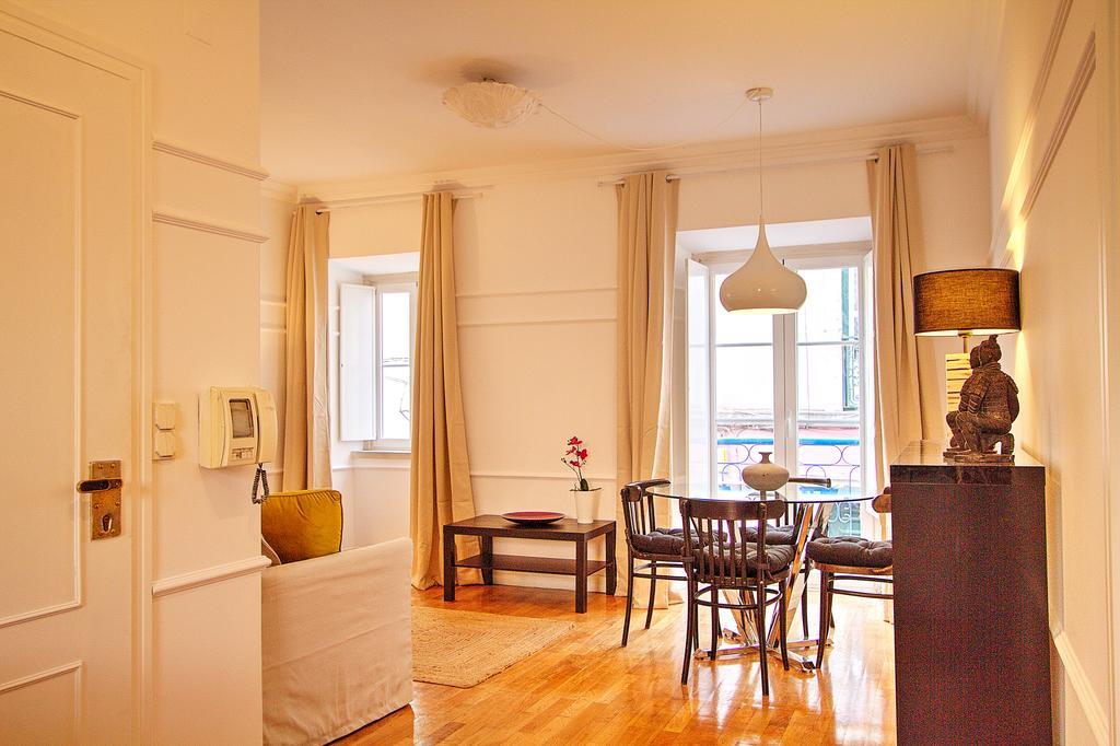 Heart Of Bairro Alto-live Like A Local Lisboa
