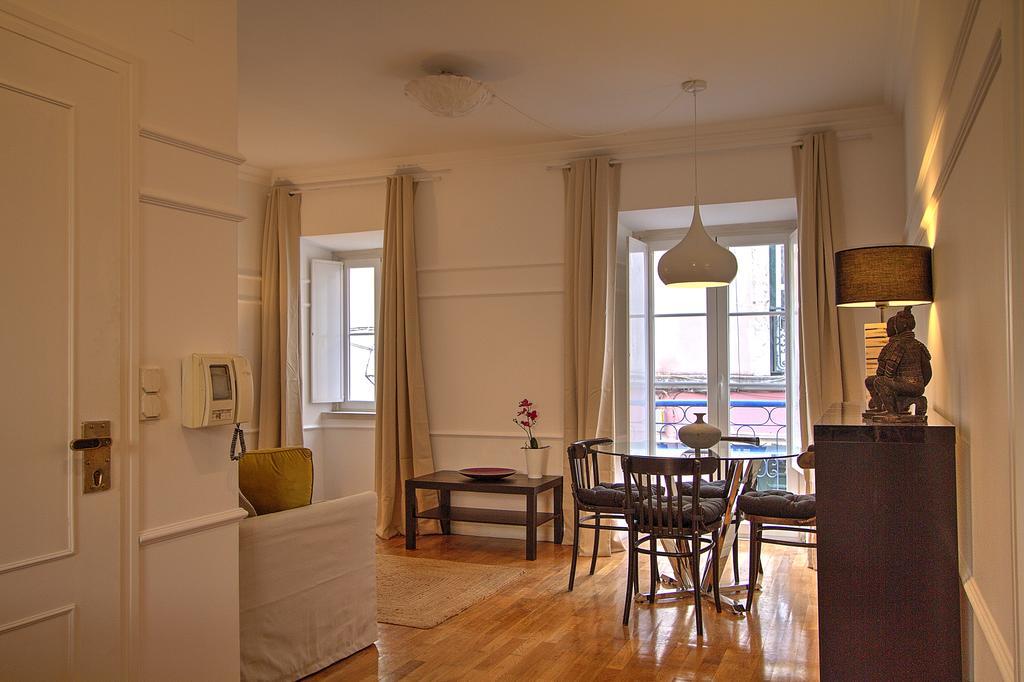 Heart Of Bairro Alto-live Like A Local Lisboa