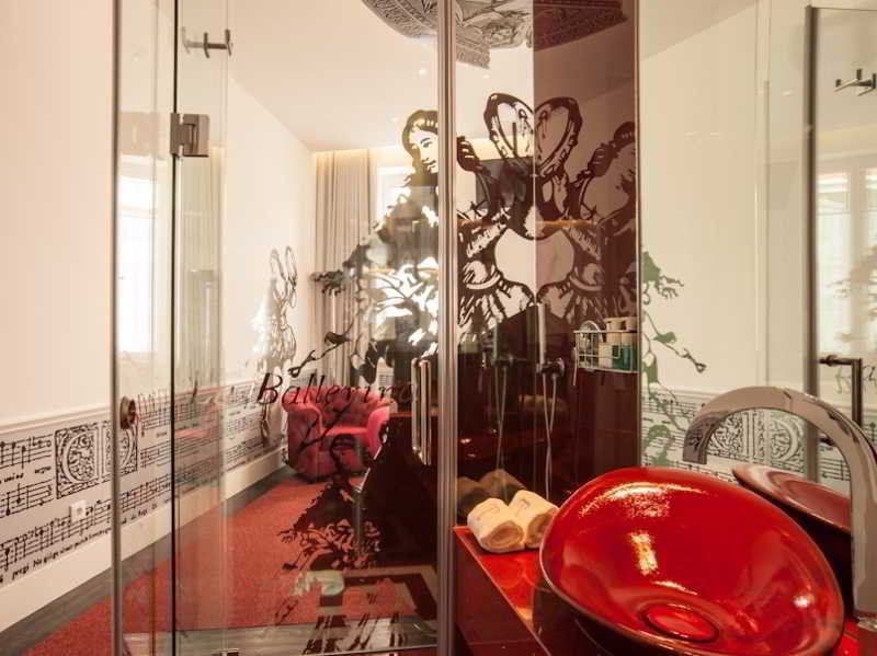 Teatro Boutique & Lisbon