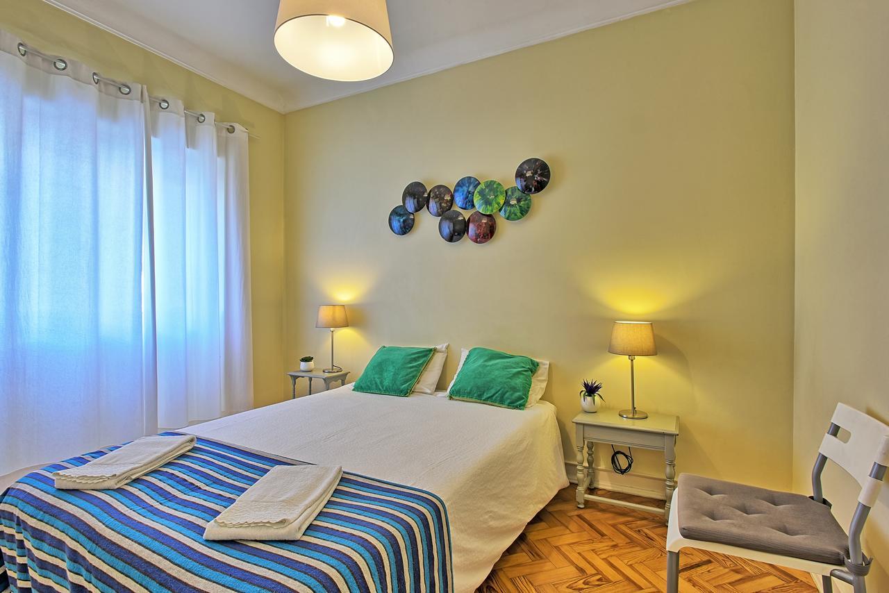 Almirante 2 Four Bedrooms Apartment Lisbon