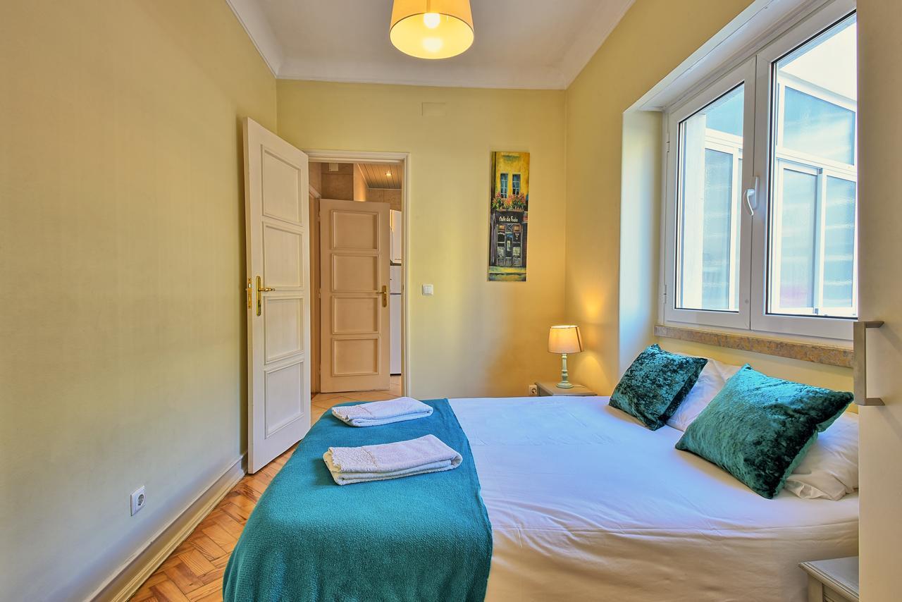 Almirante 2 Four Bedrooms * Lisbon