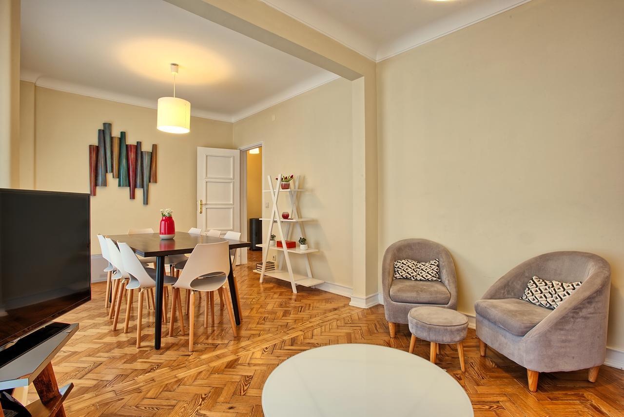 Almirante Floor / Almirante Reis Avenue Apartment