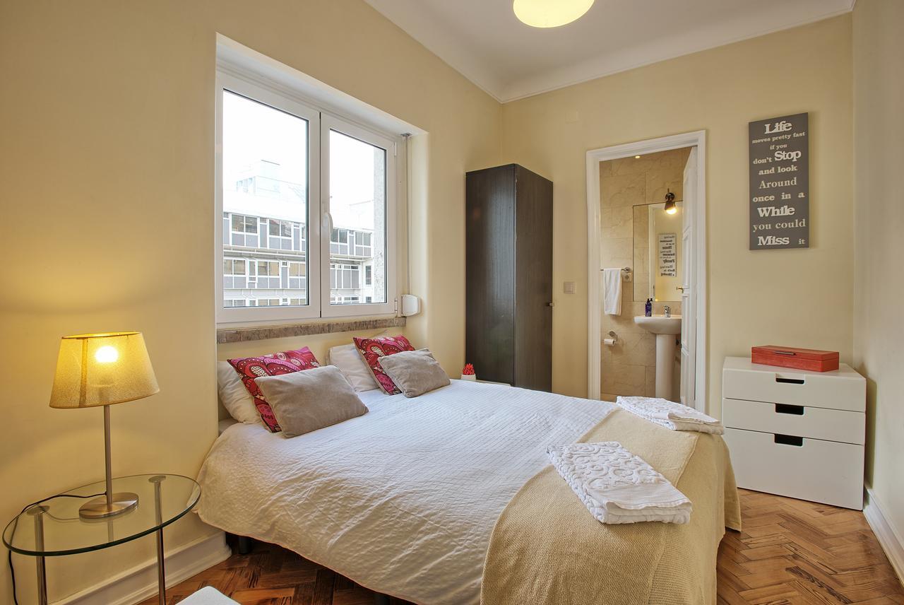 Almirante Floor / Almirante Reis Avenue * Lisbon