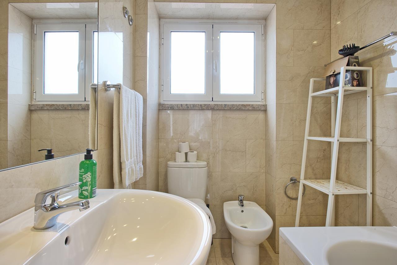 Apartment Almirante Floor / Almirante Reis Avenue Lisbon