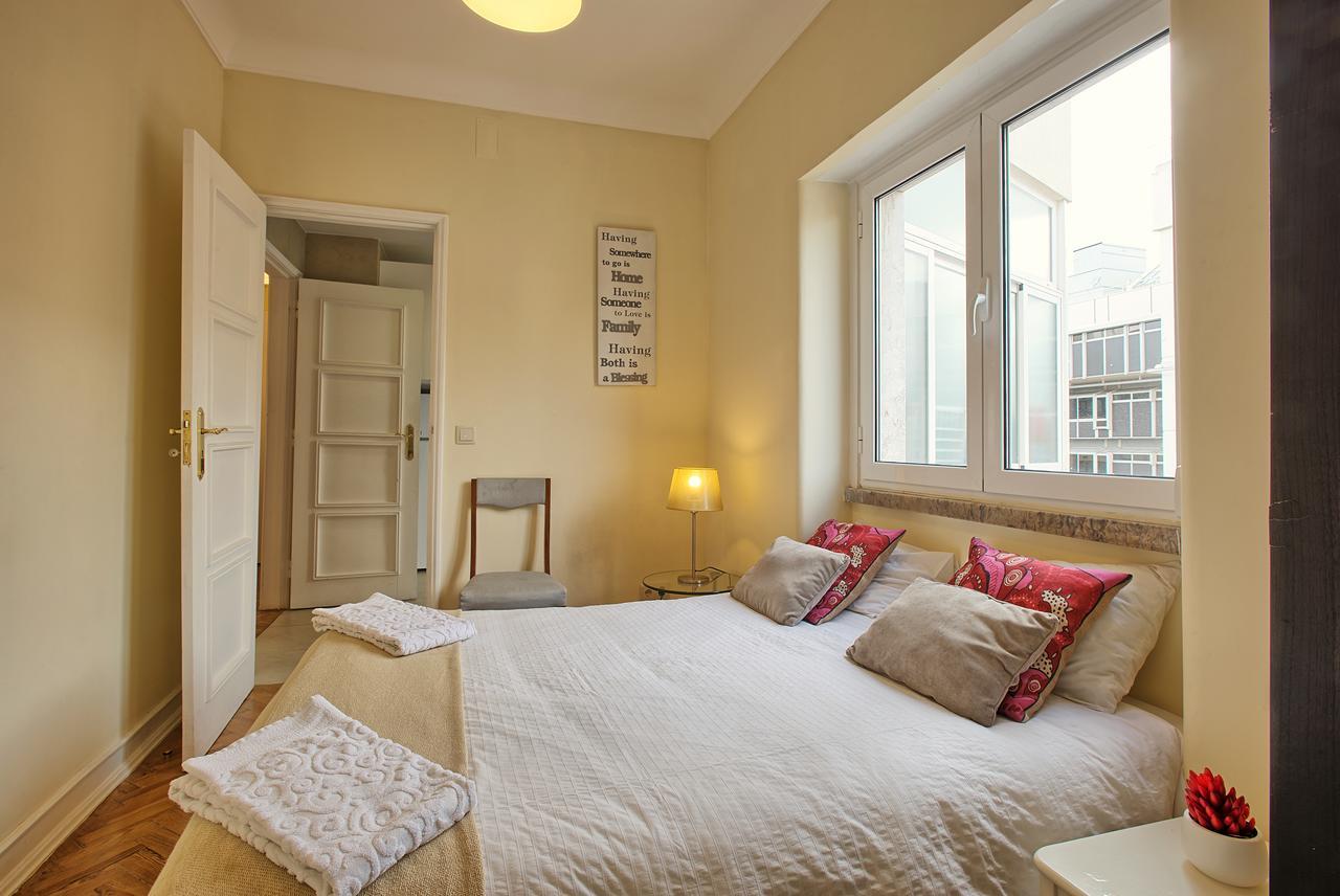 Almirante Floor / Almirante Reis Avenue Apartment