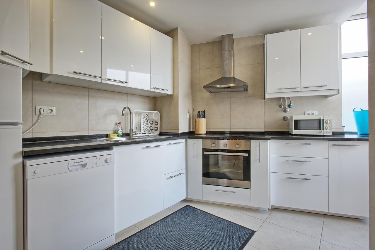Almirante Floor / Almirante Reis Avenue Apartment