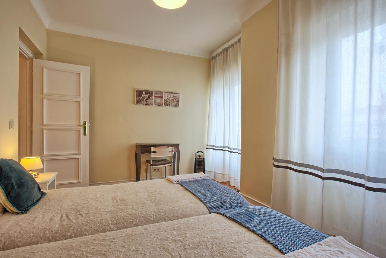 Almirante Floor / Almirante Reis Avenue Apartment Lisbon