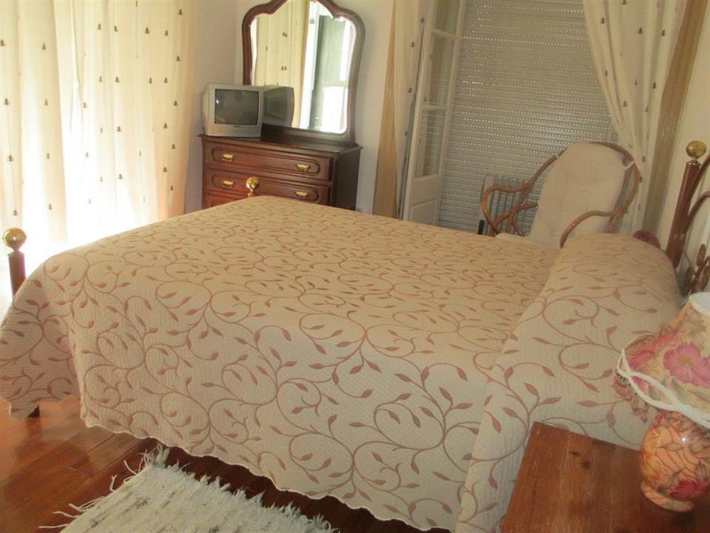 Hostal Pensao Sao Joao Da Praca Lisboa
