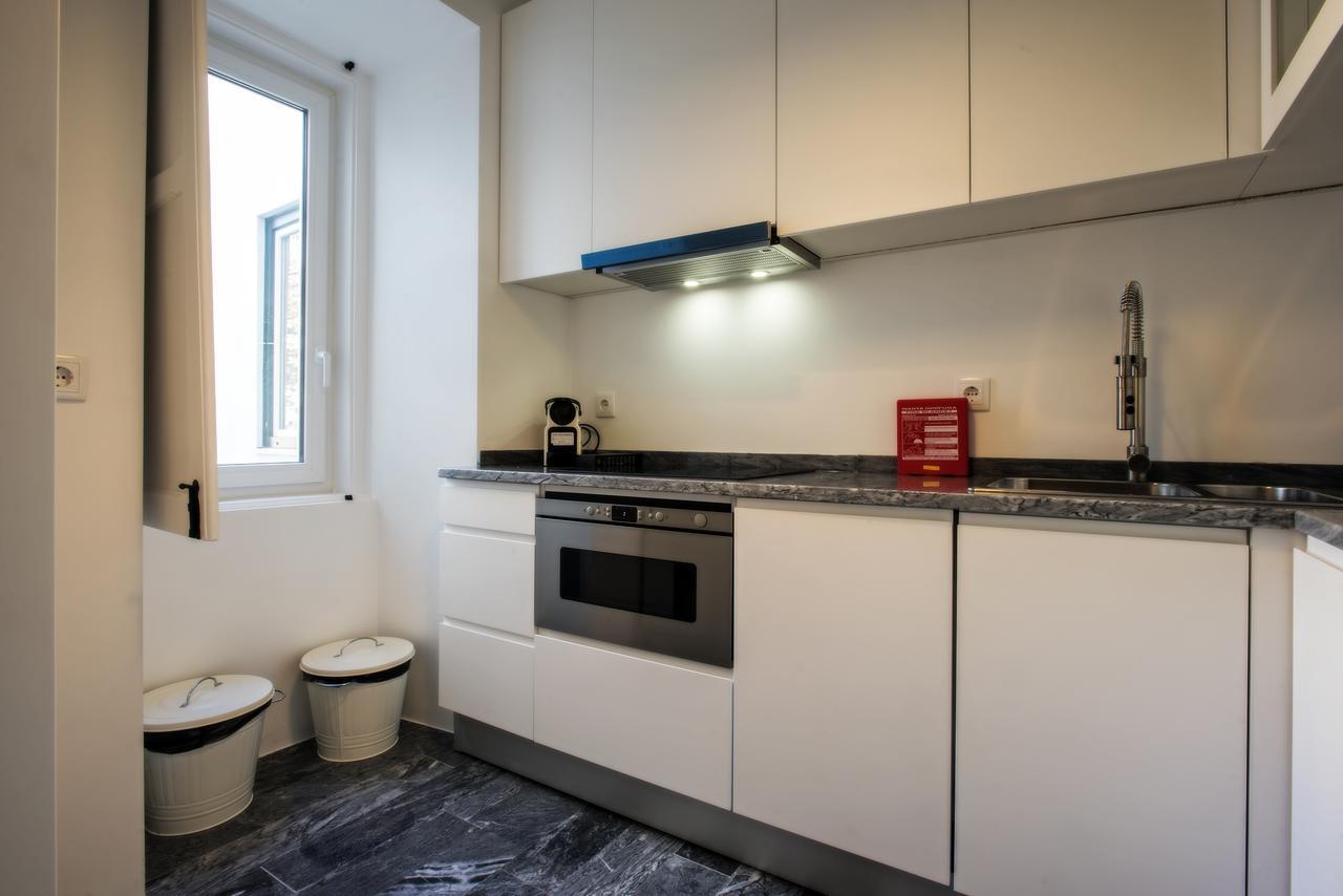 Portas De Sao Bento Apartment