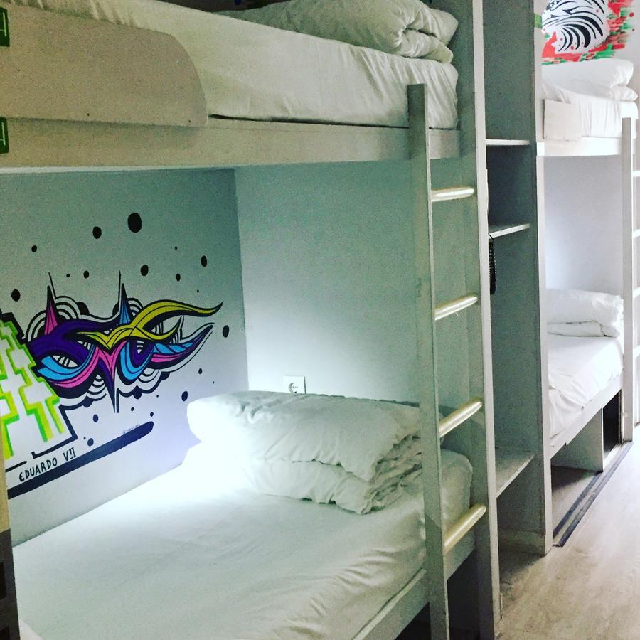Hostal Golden Tram 242 &
