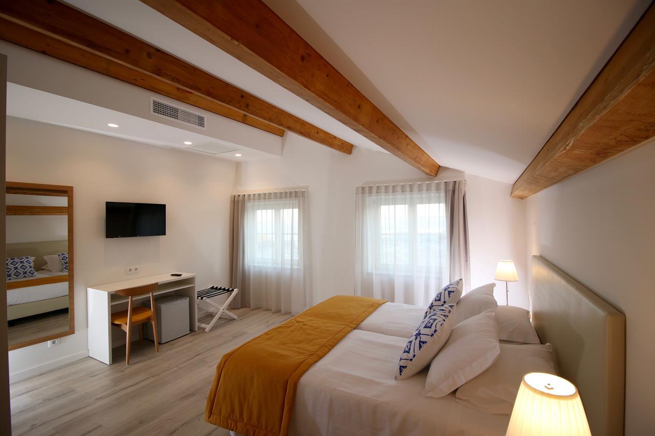 Riverside Alfama Hotel
