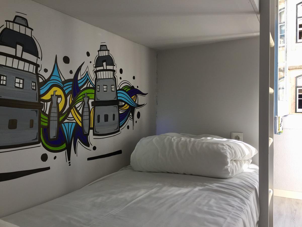 Hostal Golden Tram 242 & *