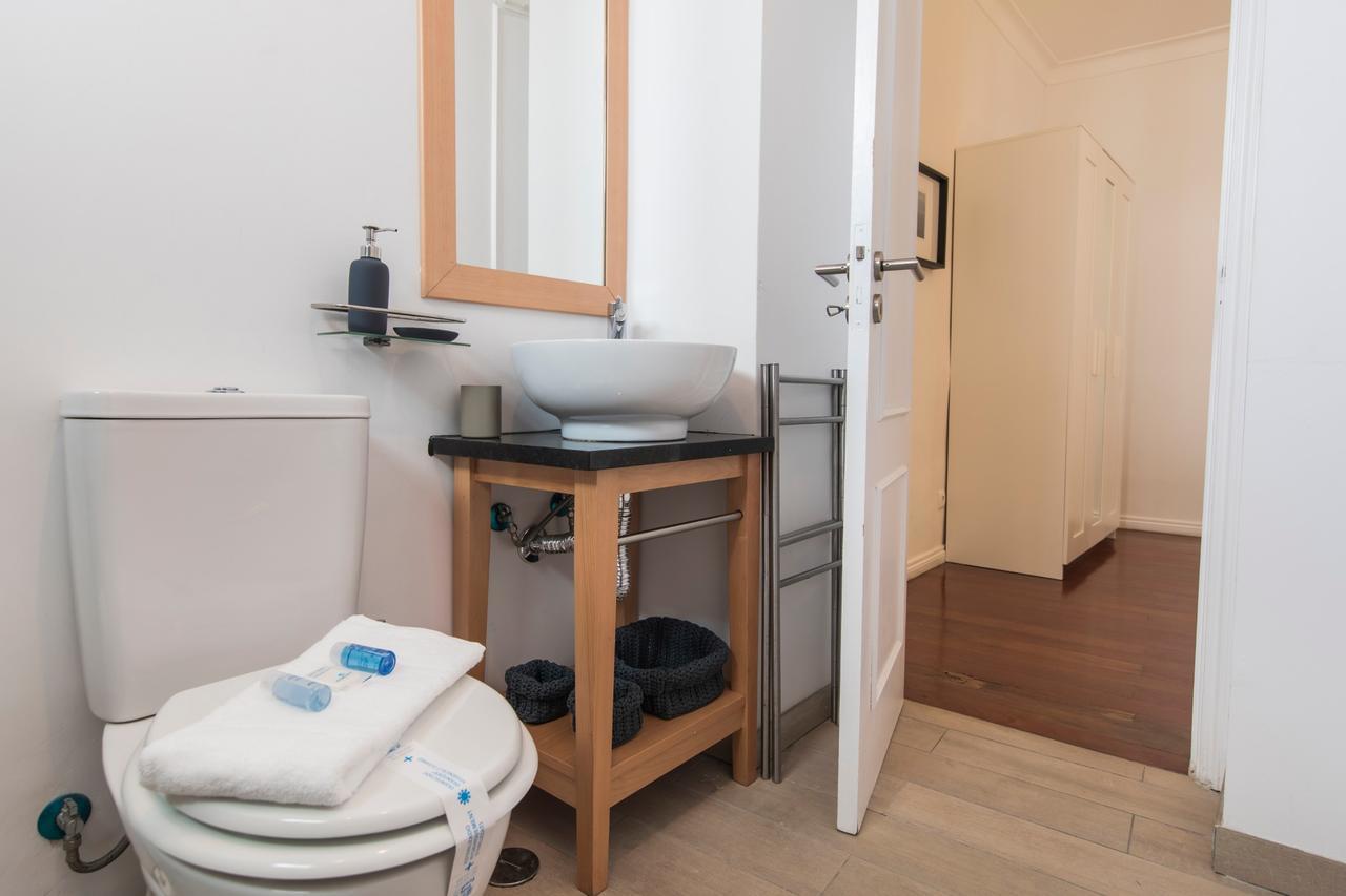 Apartamento Lovelystay - Bica Patio Duplex Lisboa