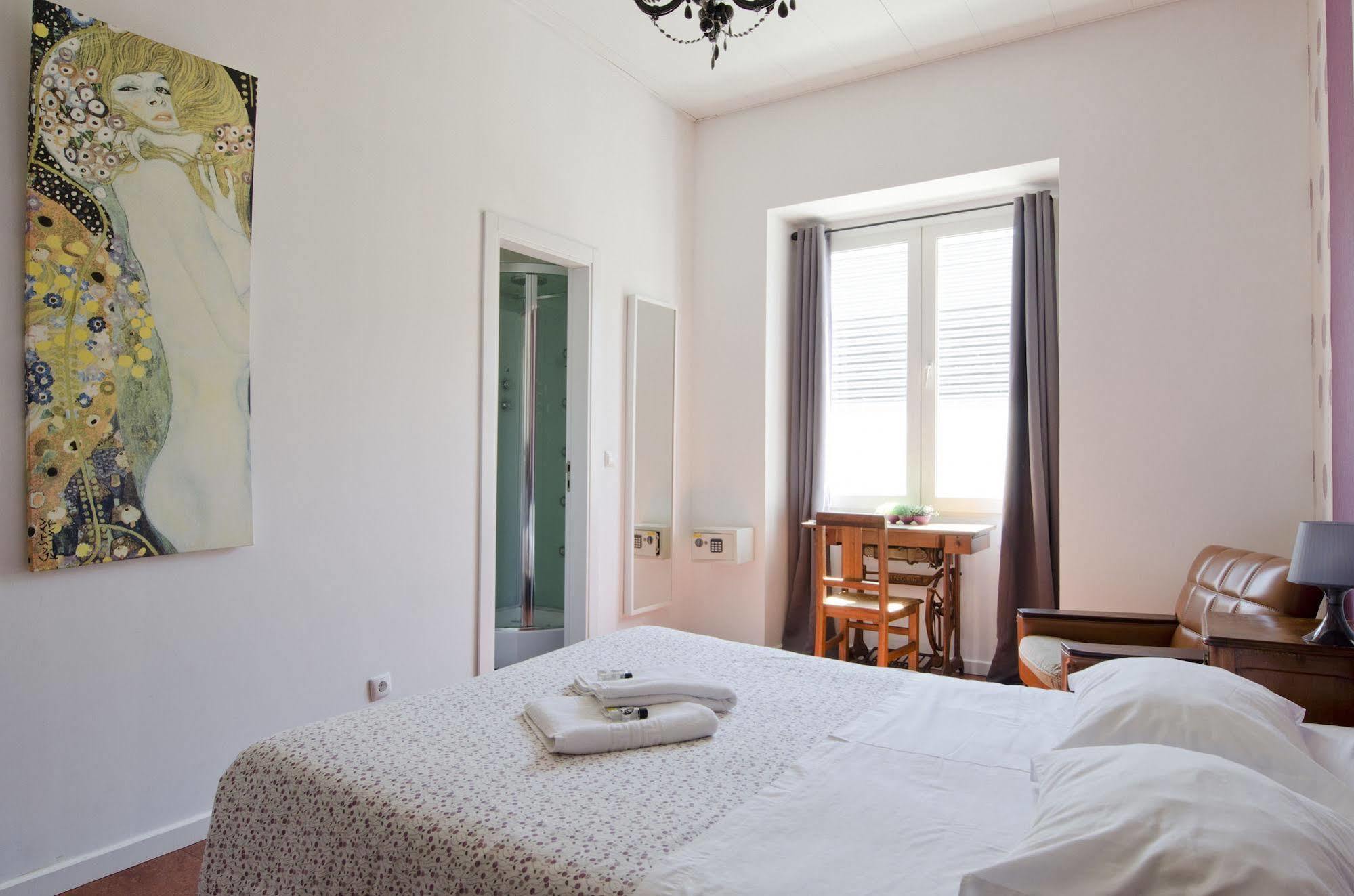 Sunset Destination Hostal Lisboa