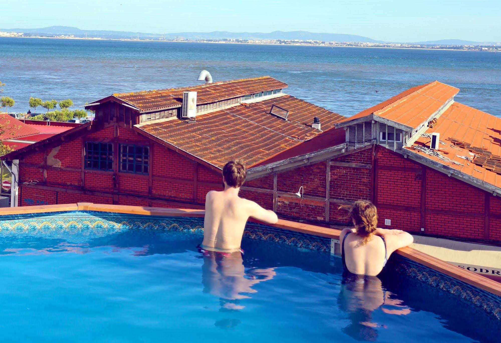 Sunset Destination Hostal
