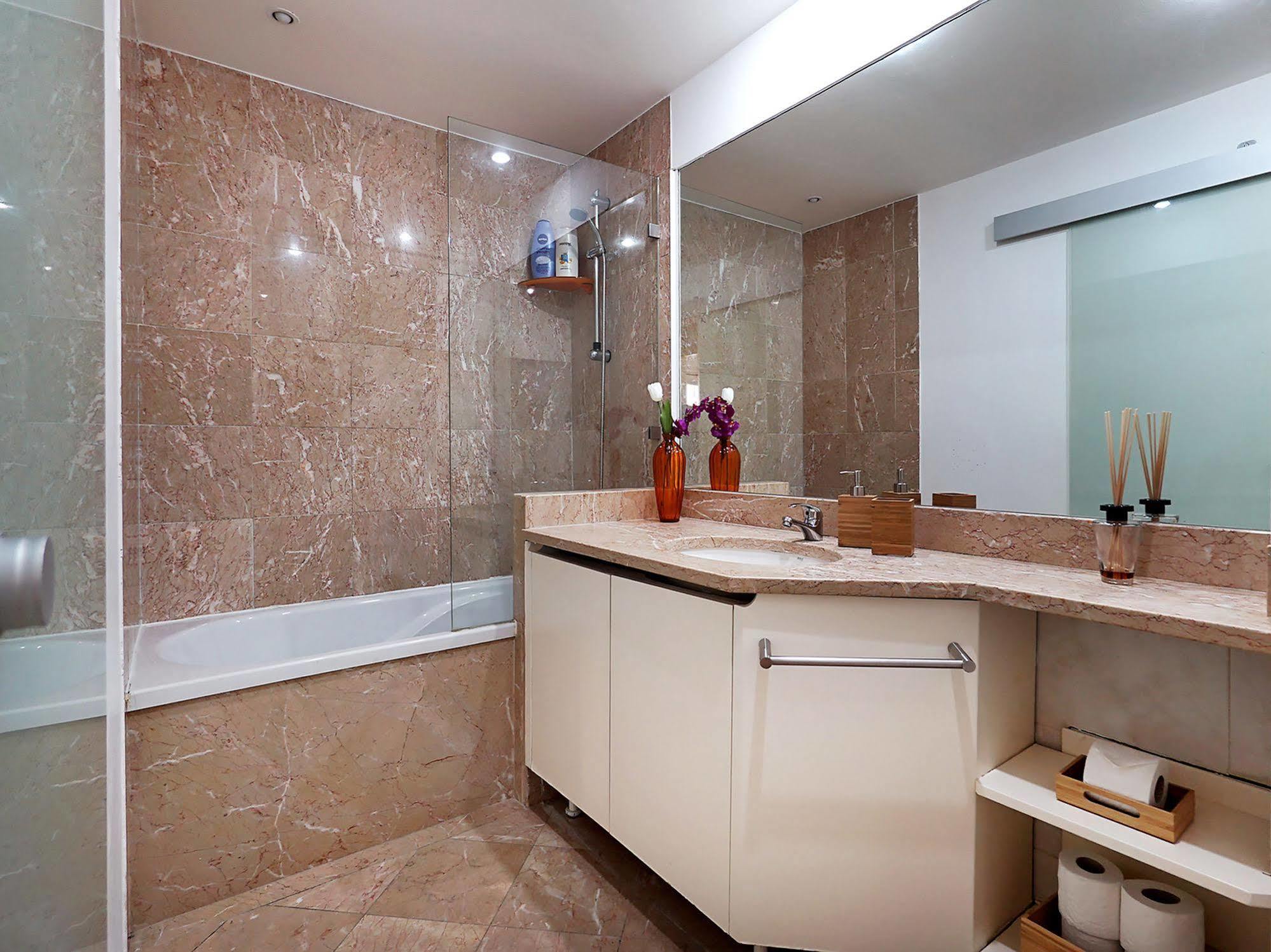 Shiado Suites Bed and breakfast