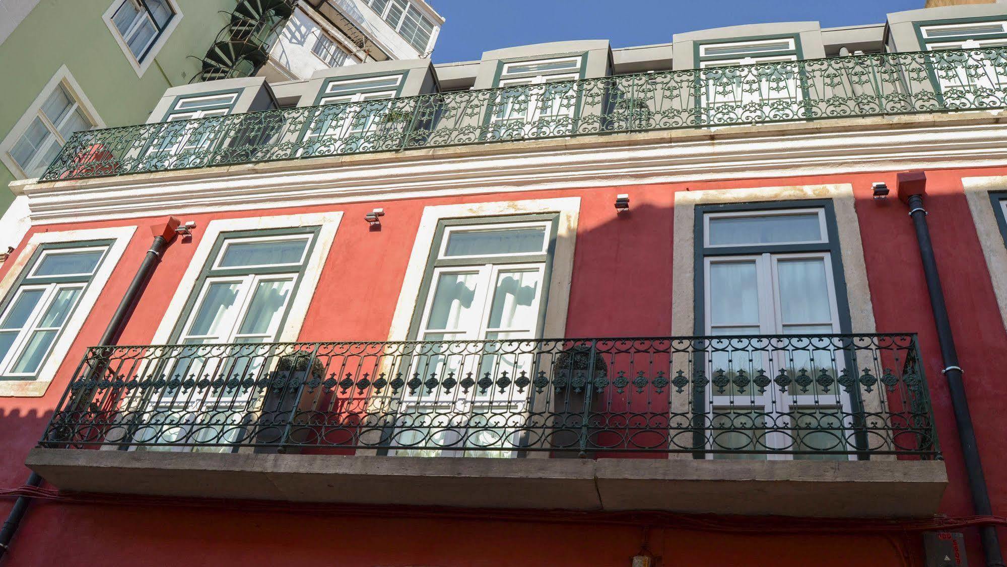 Bairro Alto Pensión 2*