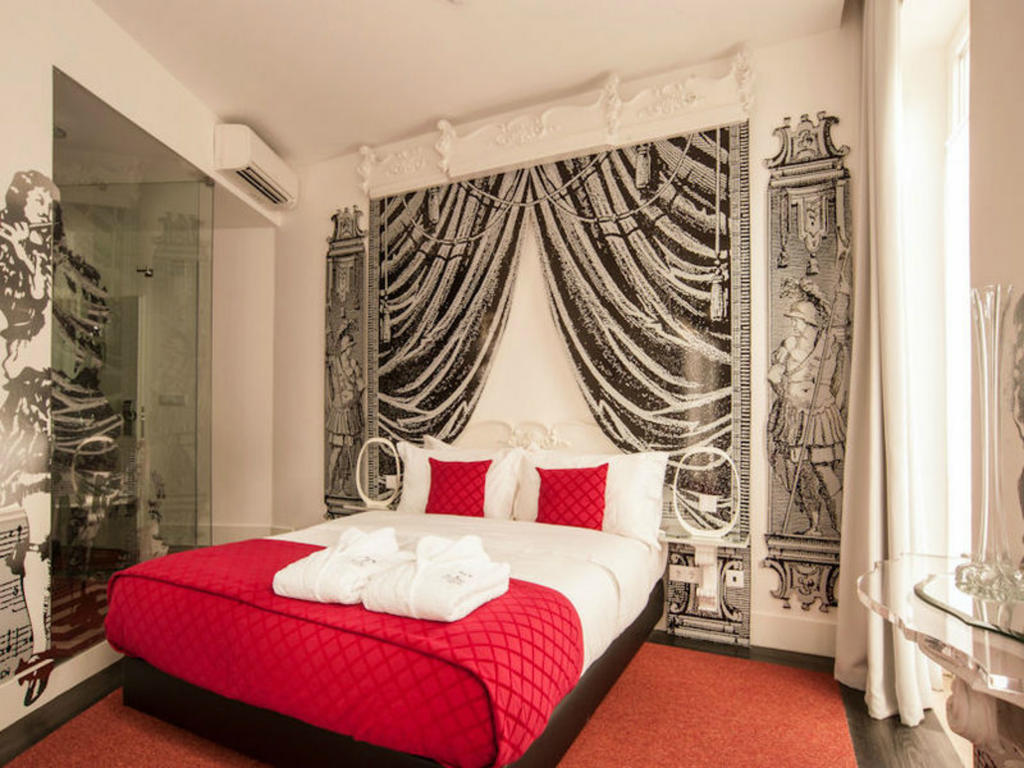 Teatro Boutique & Lisbon