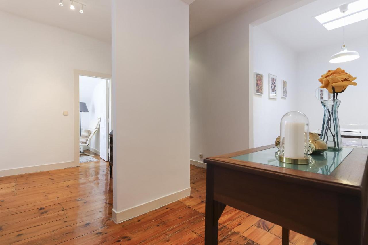 Chiado Views By Homing Apartamento *
