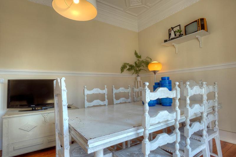 Angola 1 - 6 Bedrooms *