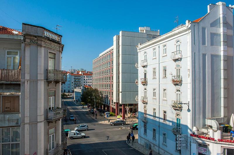Angola 1 - 6 Bedrooms Apartamento