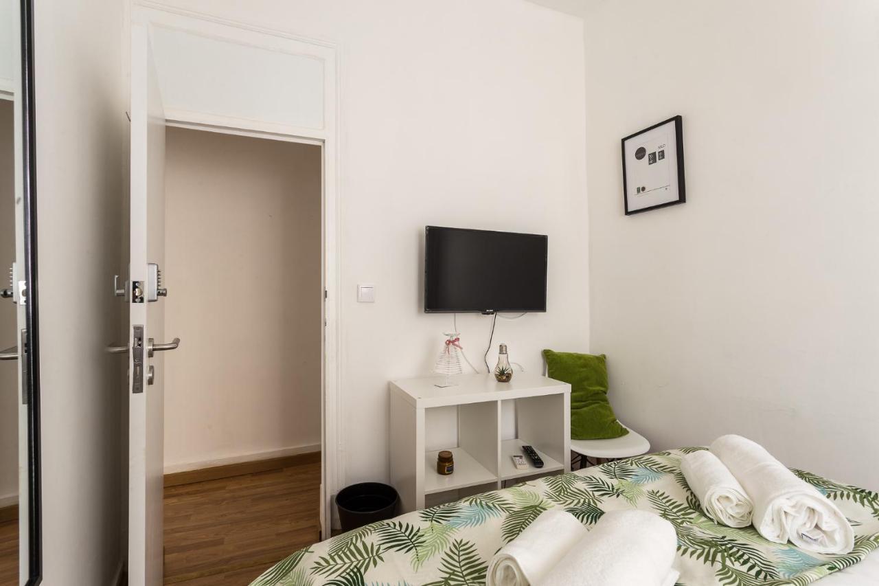 Rooms4all Pensión *