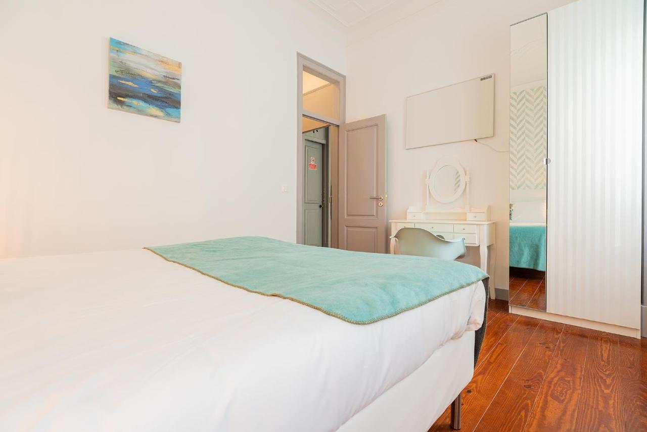 Times Apartment *