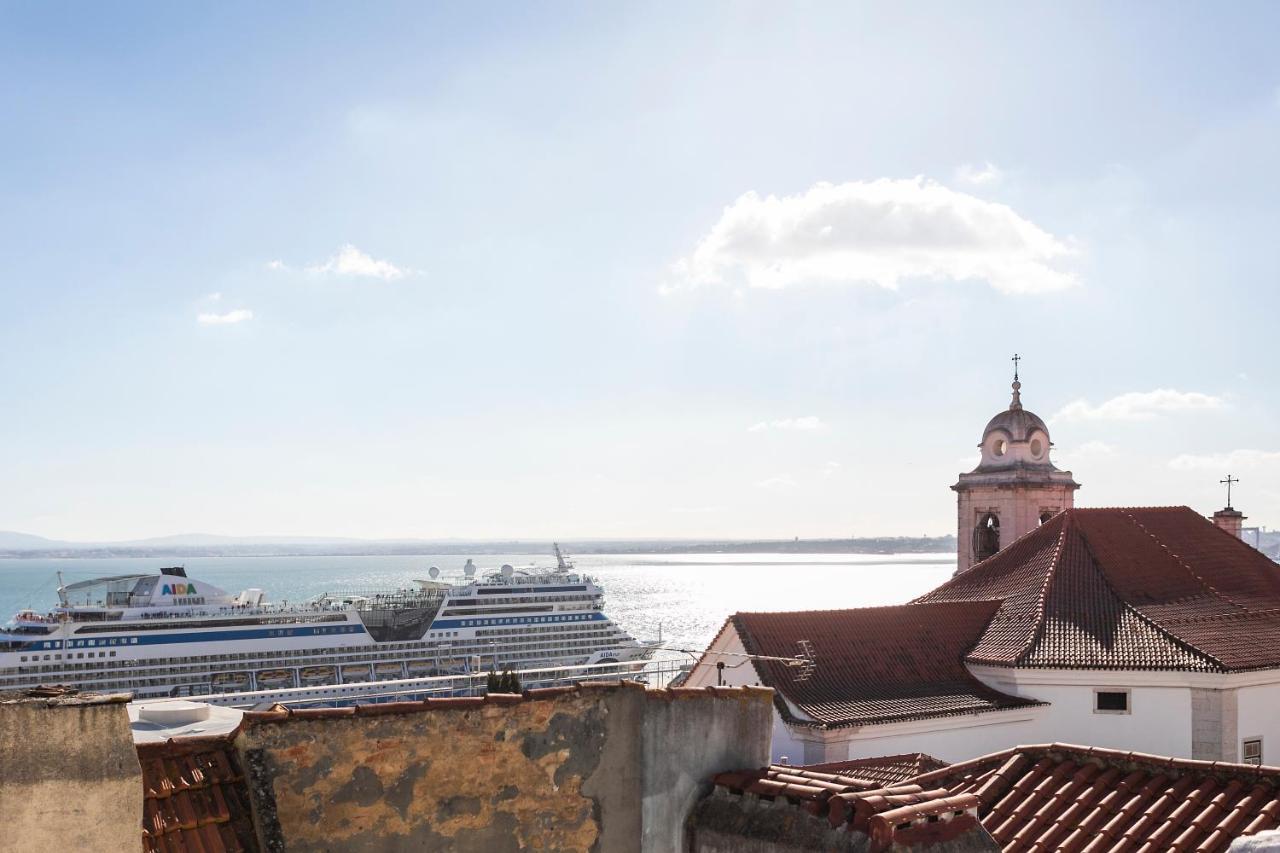 Cosy Alfama Hideout - With Rooftop Terrace