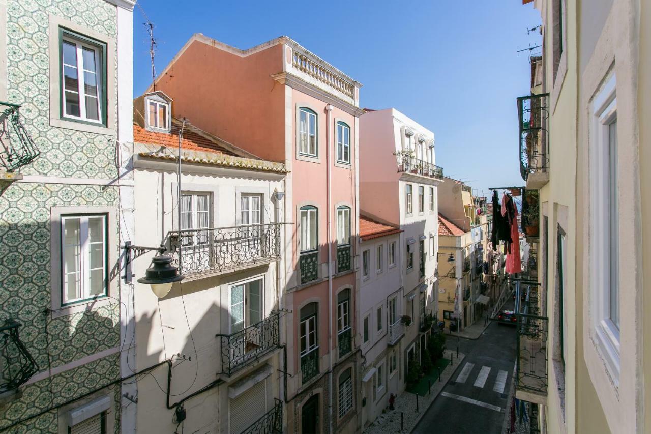 Amália Near Rossio Square Lisboa