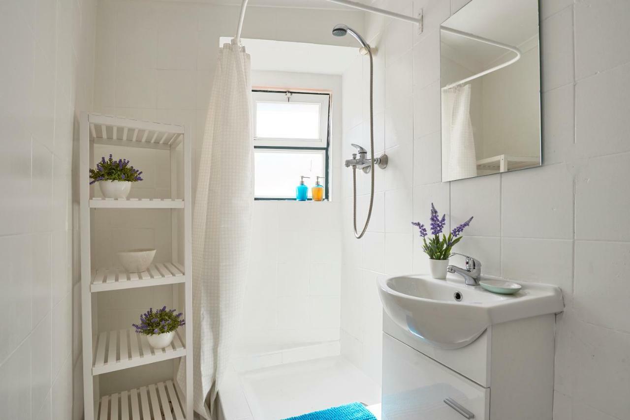 Alfama Light-filled Apartment, By Timecooler Lisboa