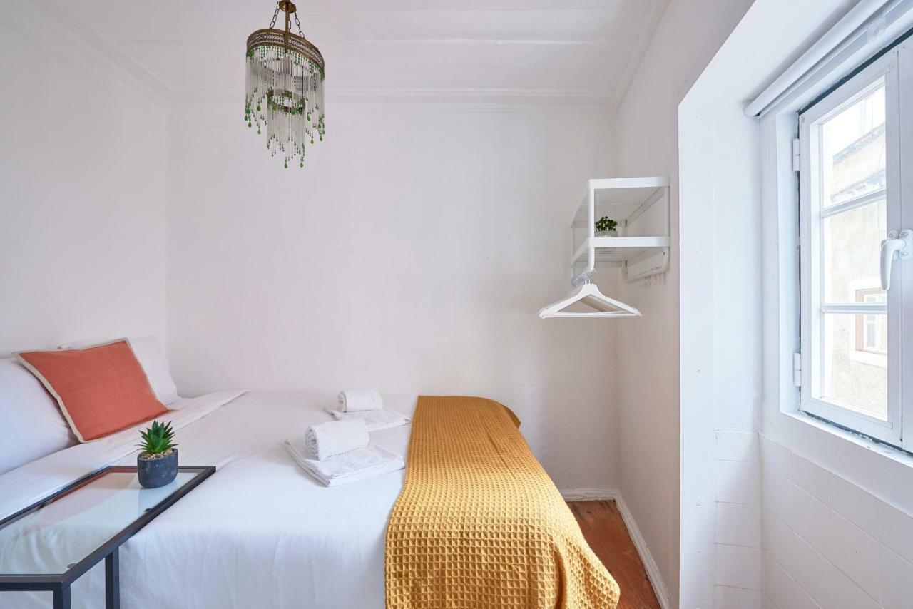 Alfama Light-filled Apartment, By Timecooler