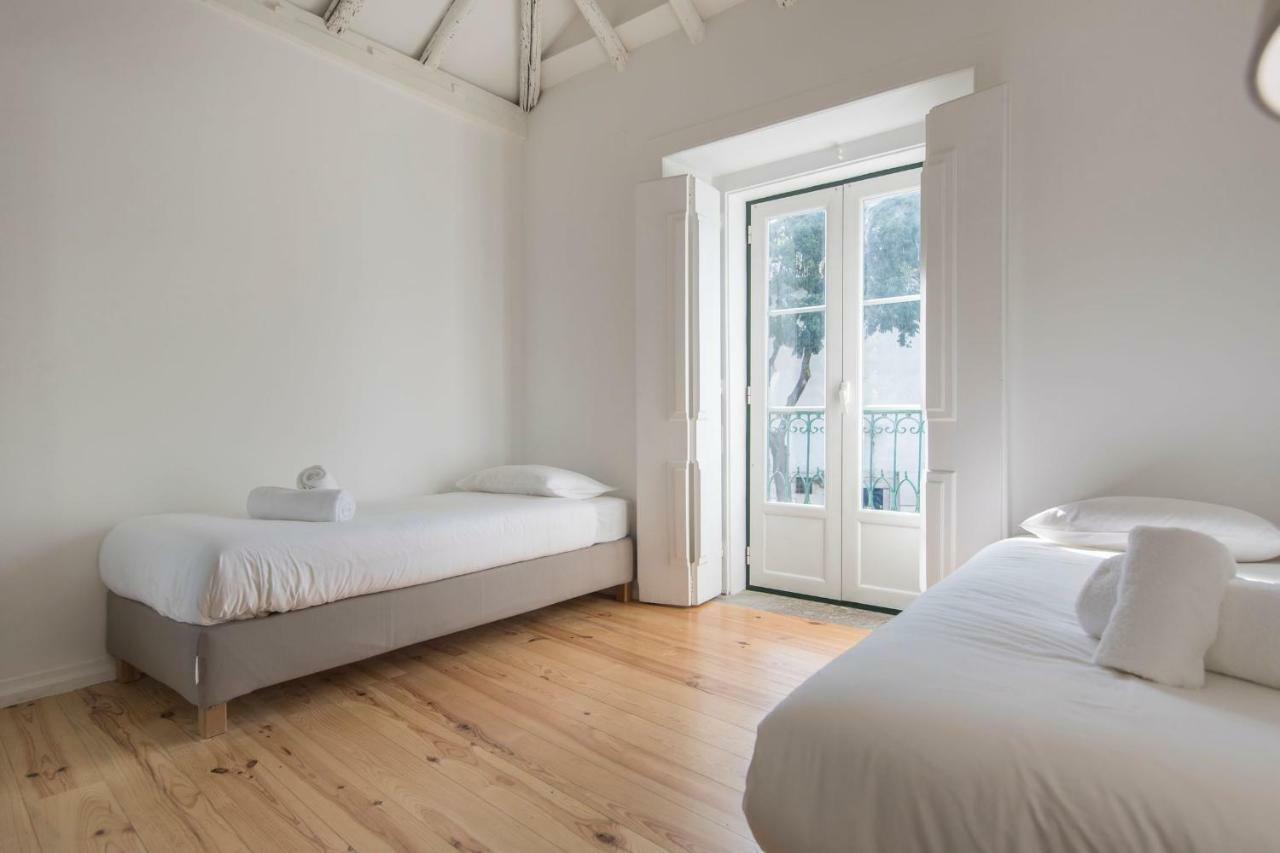 Alfama Terrace W/ Tagus River Views