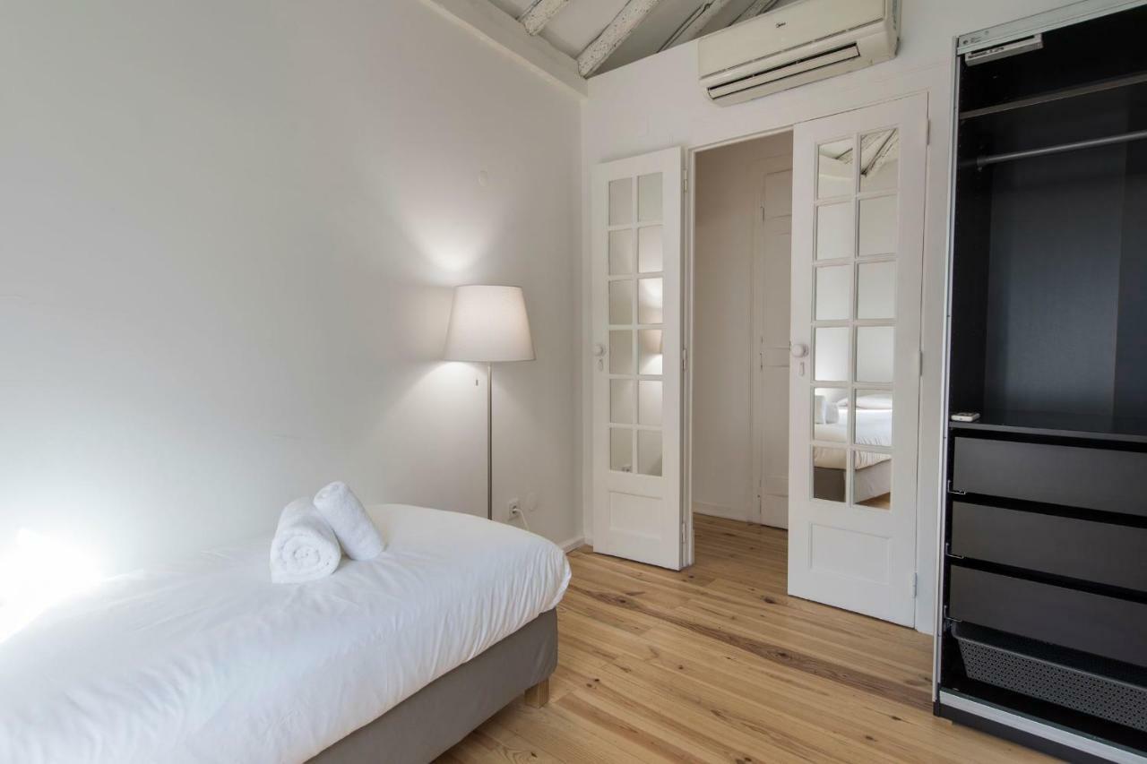 Alfama Terrace W/ Tagus River Views