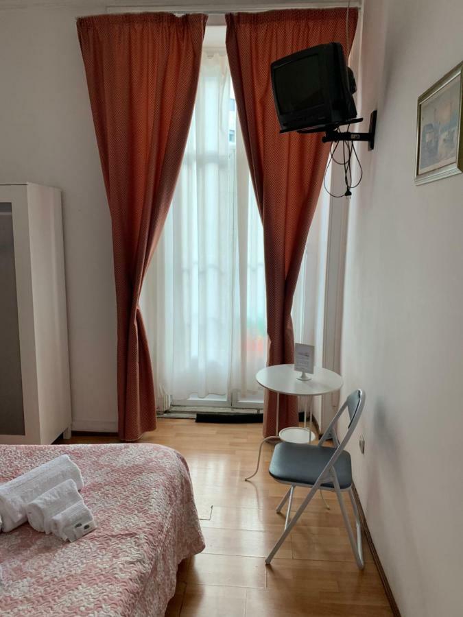 Pensión Residencia Whitelove