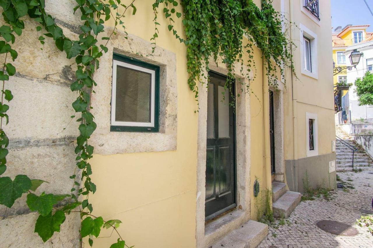 Lovelystay - Traditional Alfama View Apartamento