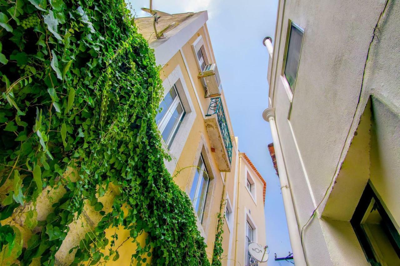 Lovelystay - Traditional Alfama View *