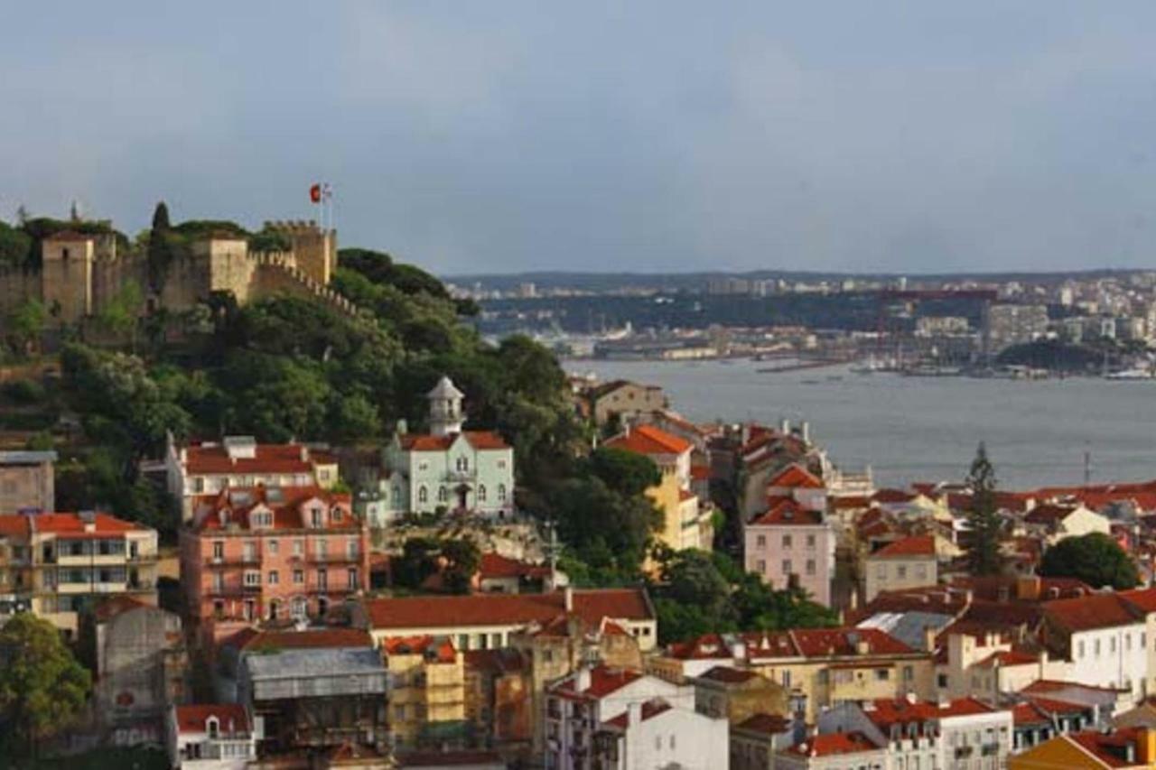 Lovelystay - Traditional Alfama View Apartamento *
