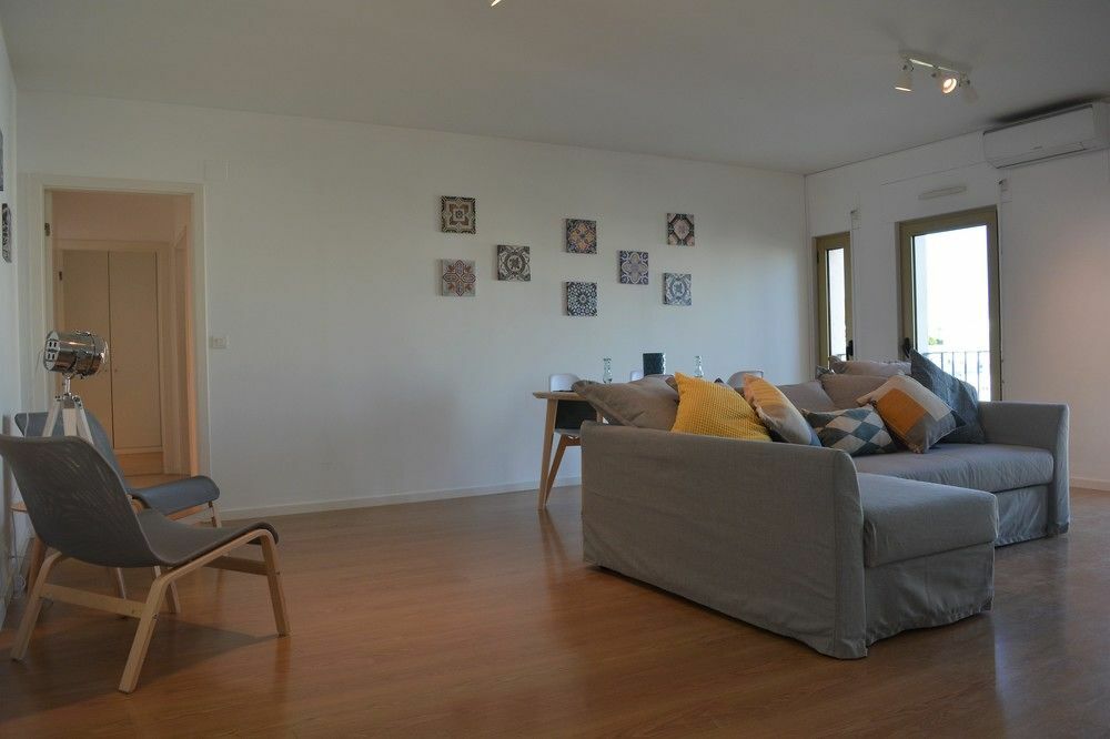 Modern & Bright By Homing Hotel